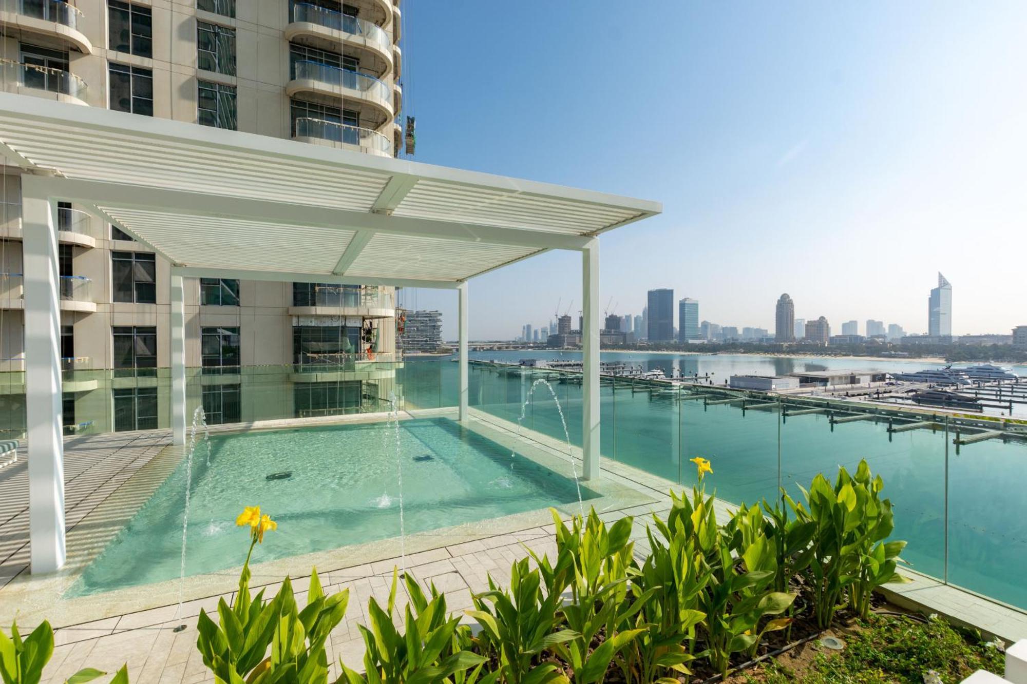 Vayk - Stunning 2 Bd In Emaar Beachfront With Beach Access *