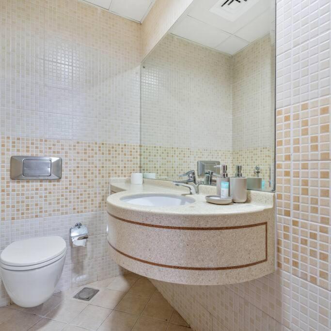 Sulafatower-1bhk In Marina-ideal For Monthly Apartment Dubai