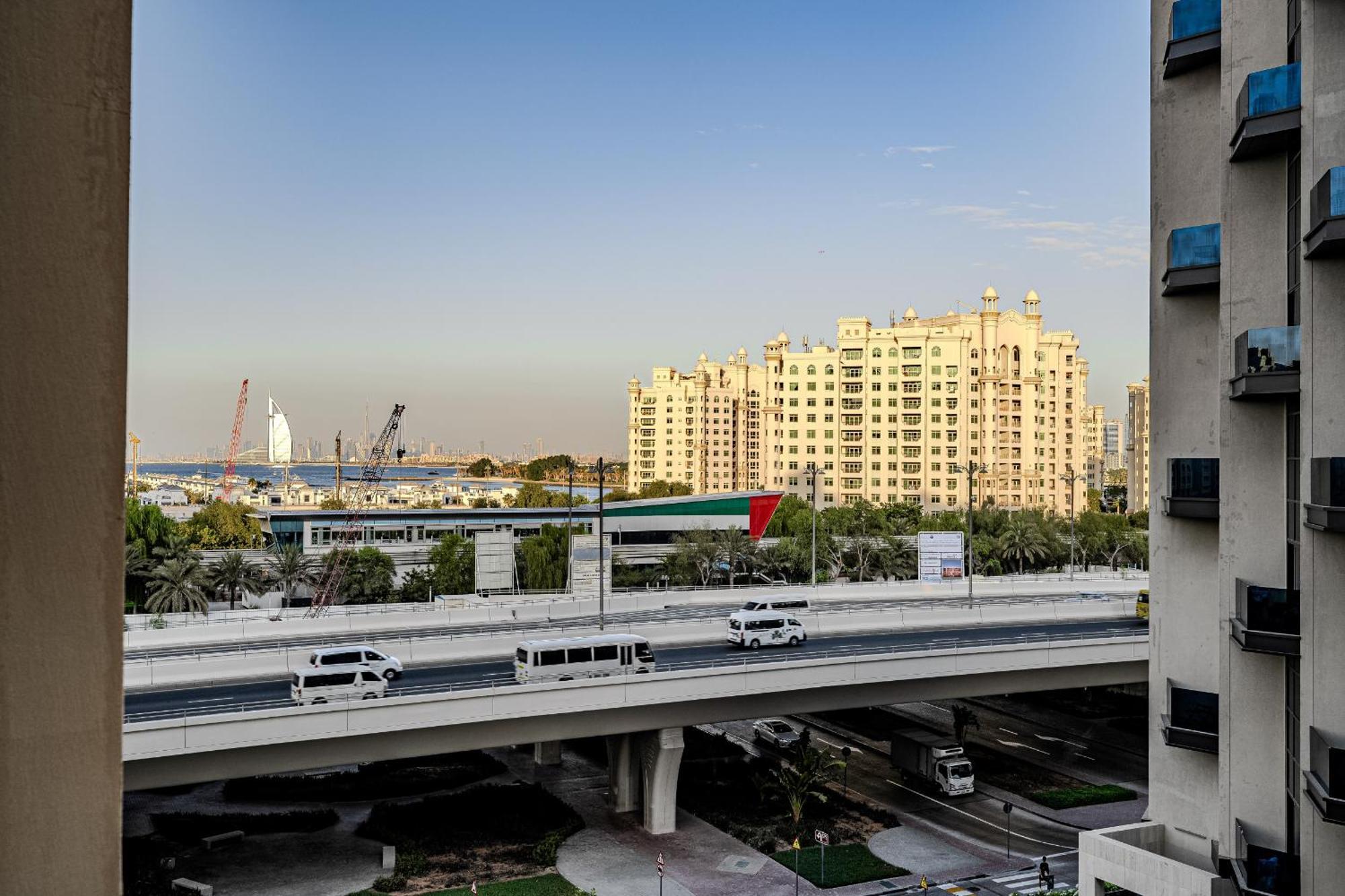 Stylish 2 Bedroom With Maid I Fairmont South I Palm Jumeirah Dubai
