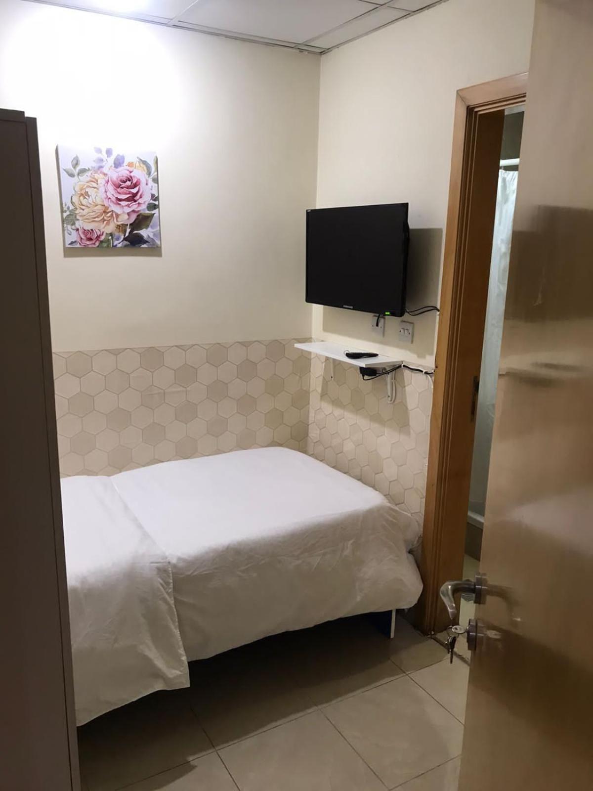 Budget With Private Bathroom For 'girls' Only In Dubai, Marina Apartment *