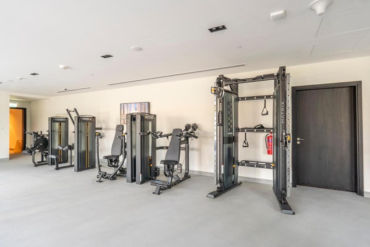 Awesome 2-bedroom With Iconic Views In Business Bay Apartment *