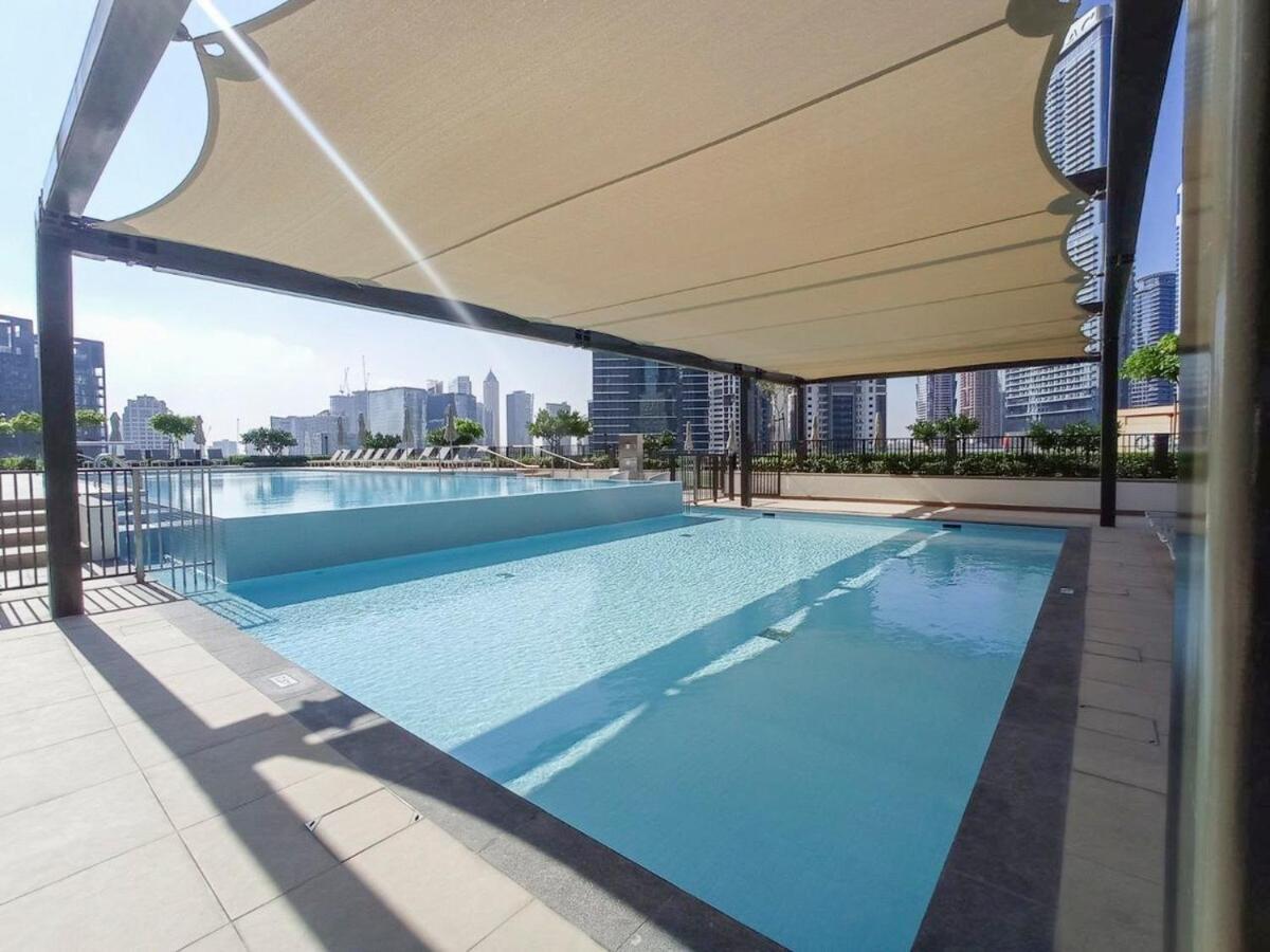 Awesome 2-bedroom With Iconic Views In Business Bay Apartment *