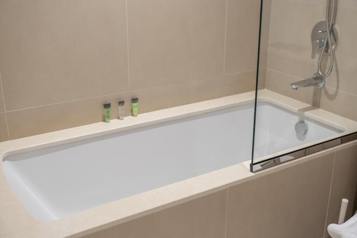 Apartment Awesome 2-bedroom With Iconic Views In Business Bay *
