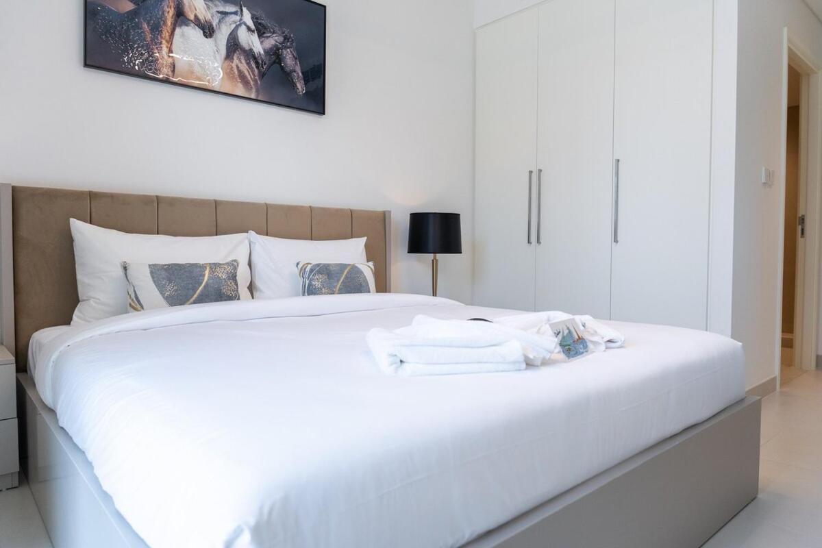 Awesome 2-bedroom With Iconic Views In Business Bay Dubai