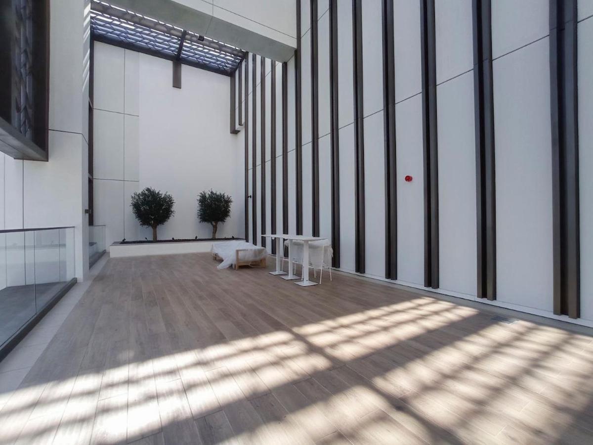 Awesome 2-bedroom With Iconic Views In Business Bay Apartment *