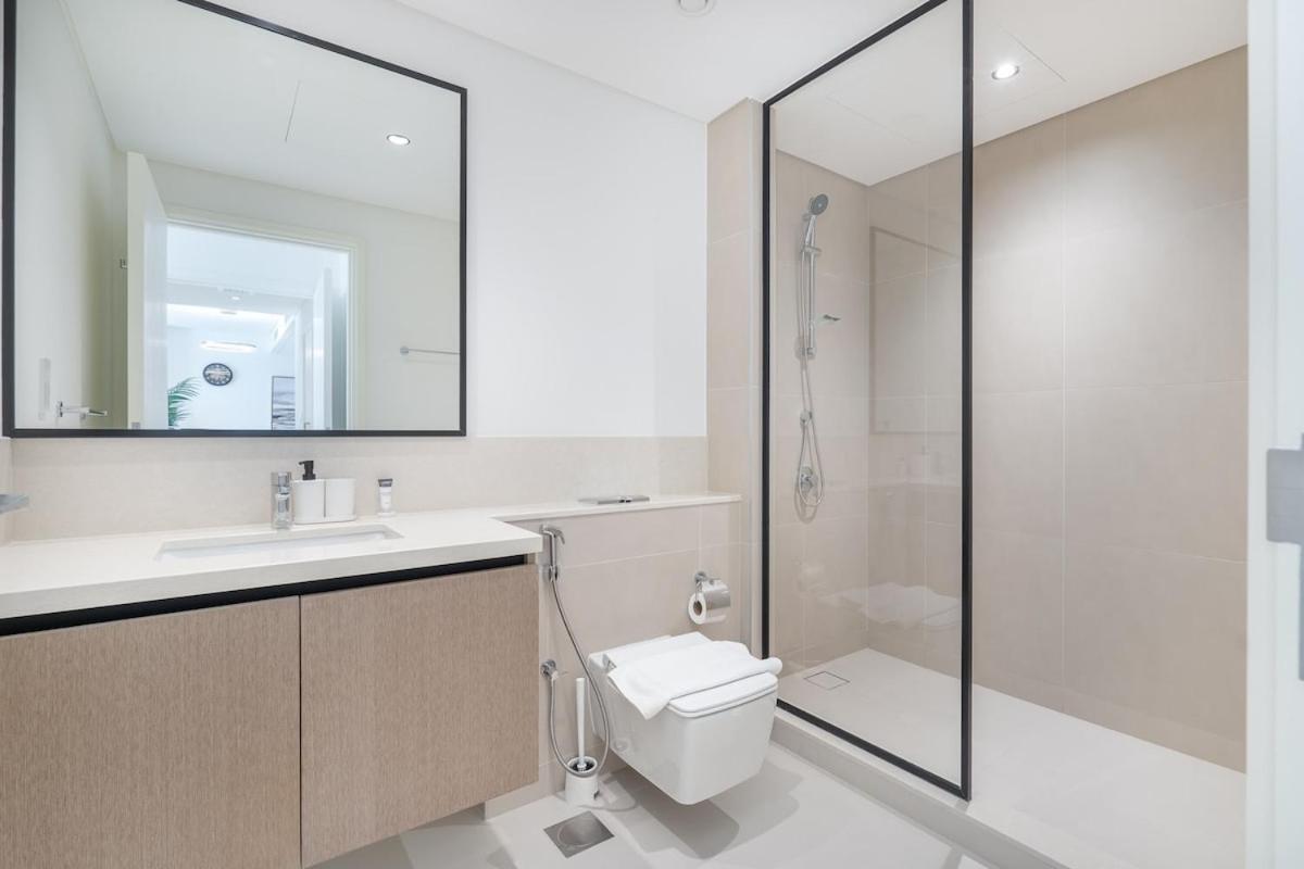 Awesome 2-bedroom With Iconic Views In Business Bay Dubai
