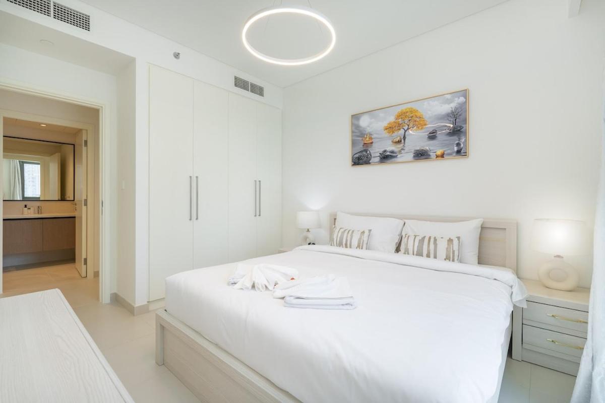 Apartment Awesome 2-bedroom With Iconic Views In Business Bay *