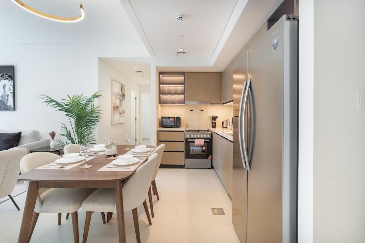 Awesome 2-bedroom With Iconic Views In Business Bay Dubai