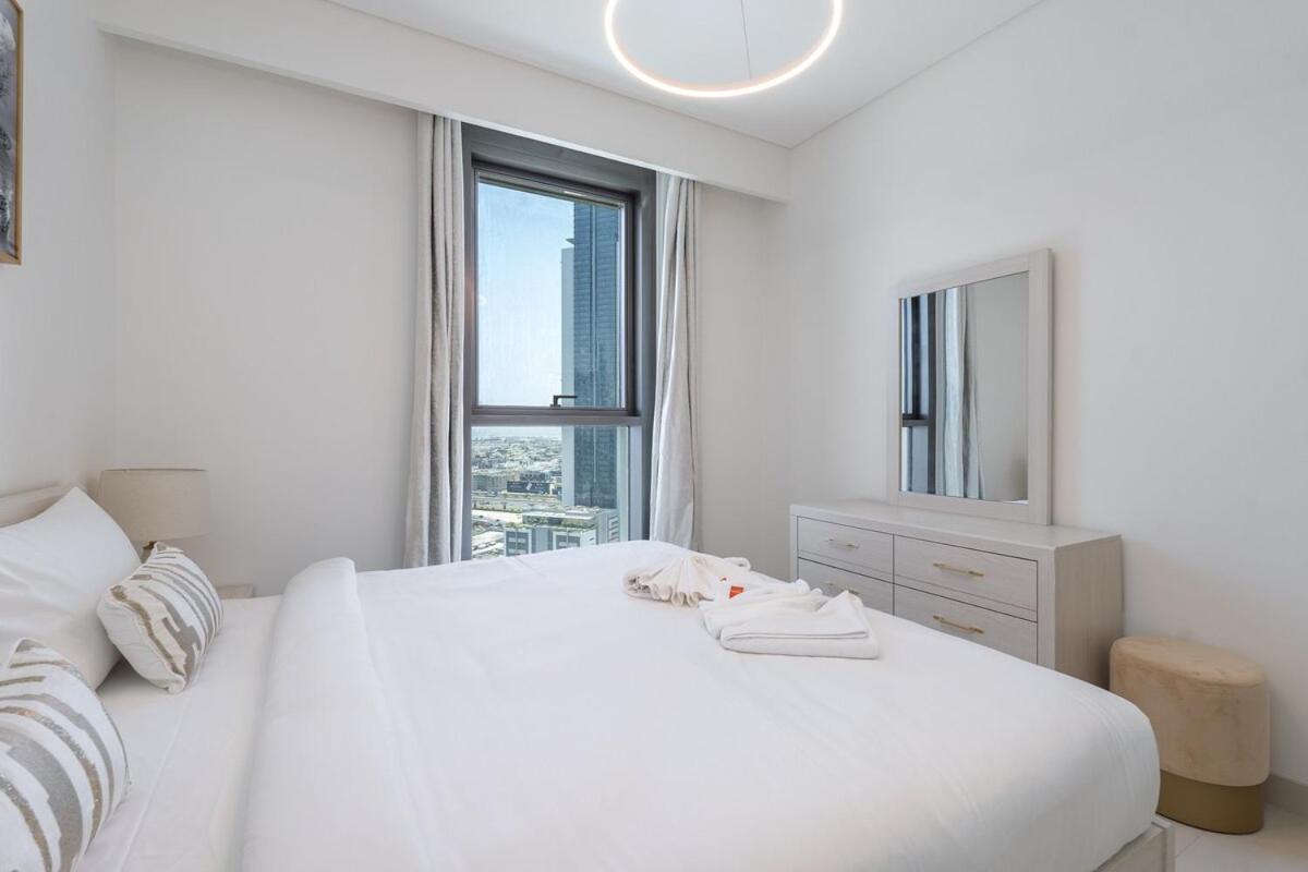 Awesome 2-bedroom With Iconic Views In Business Bay Apartment Dubai