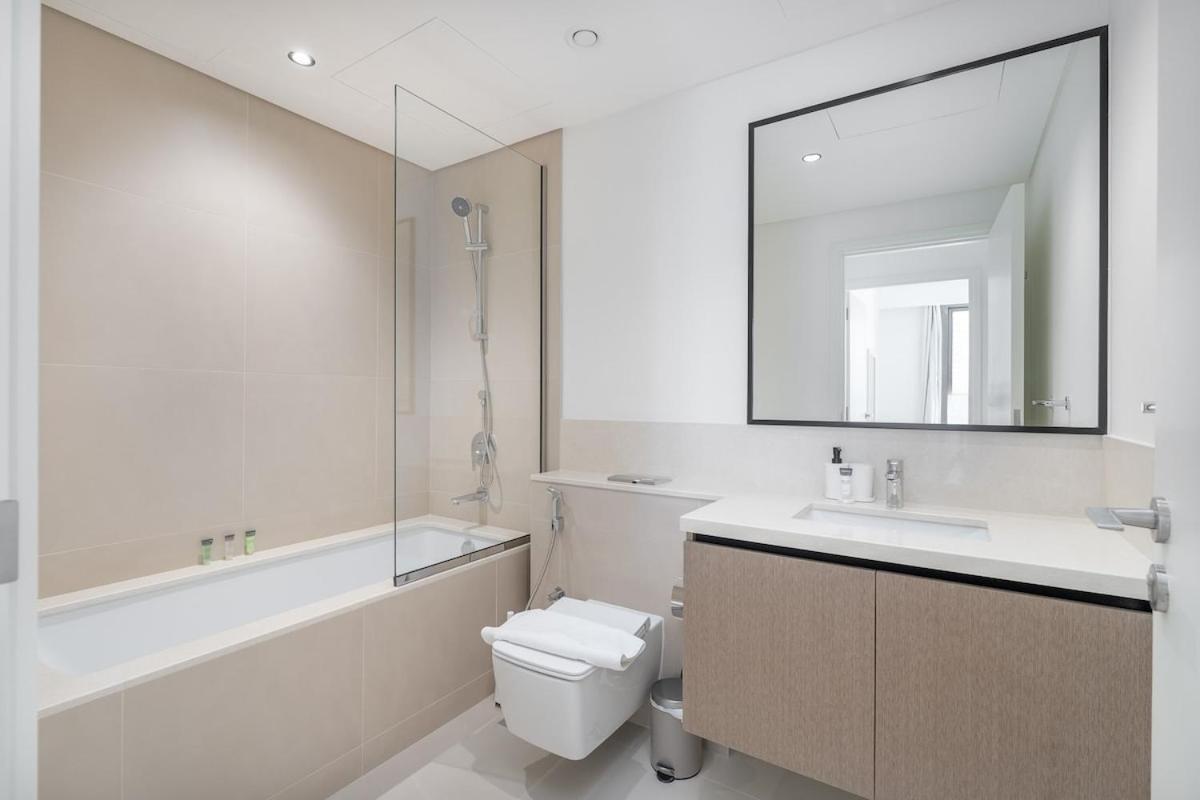 Awesome 2-bedroom With Iconic Views In Business Bay
