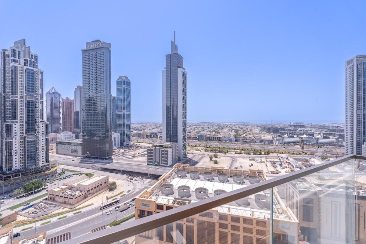 Awesome 2-bedroom With Iconic Views In Business Bay *