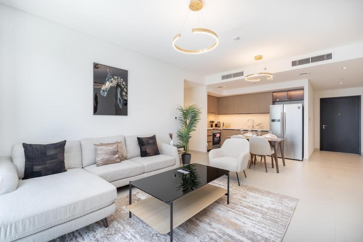 Awesome 2-bedroom With Iconic Views In Business Bay Apartment *