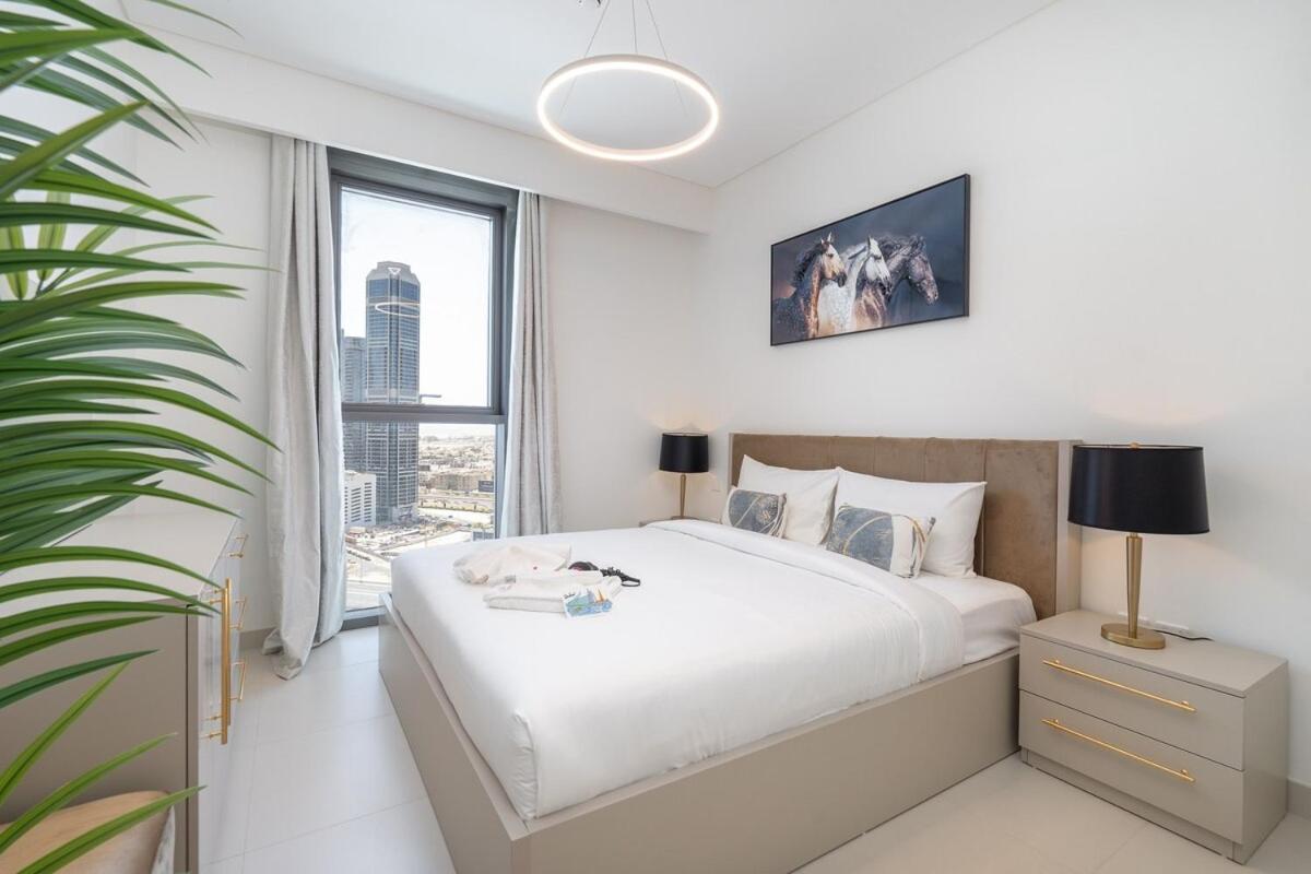 Awesome 2-bedroom With Iconic Views In Business Bay Dubai