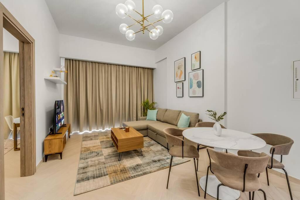 Waves - Spacious 1br With Balcony In Jvc
