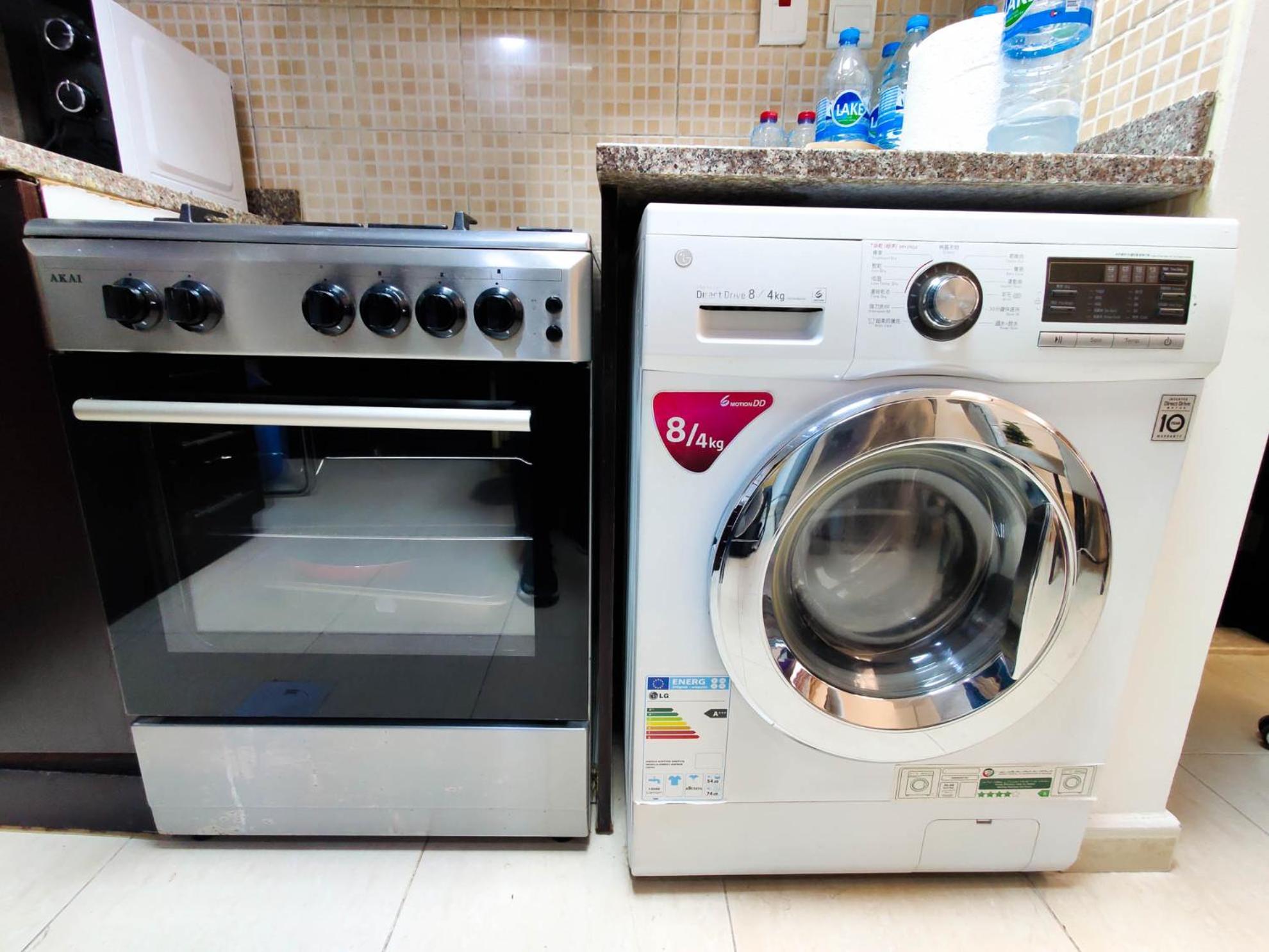 Elegant Fresh 1br With Heated Pool, Just Steps From Mall, Restaurants & Fitness Center * Dubai