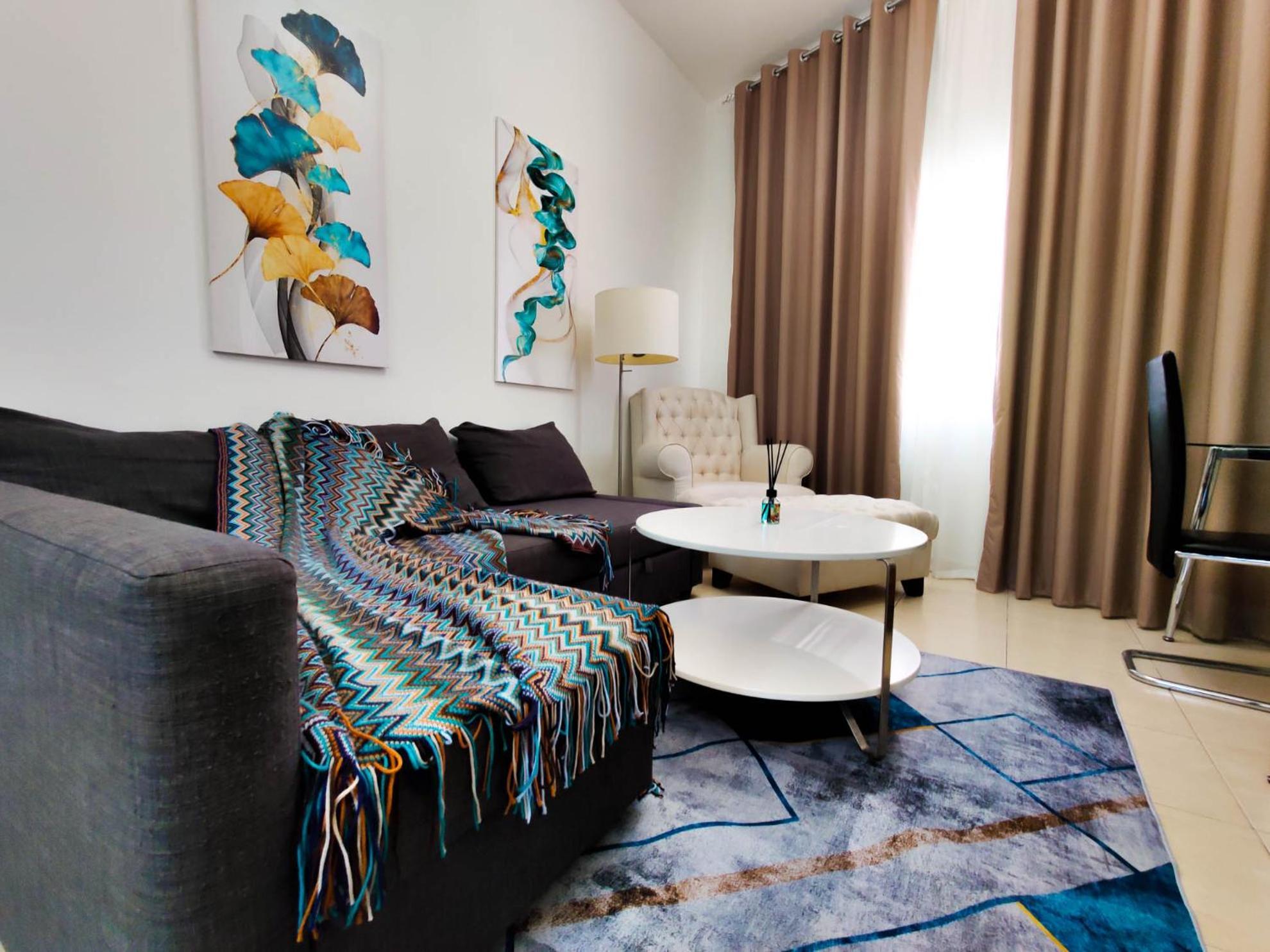 Apartment Elegant Fresh 1br With Heated Pool, Just Steps From Mall, Restaurants & Fitness Center Dubai