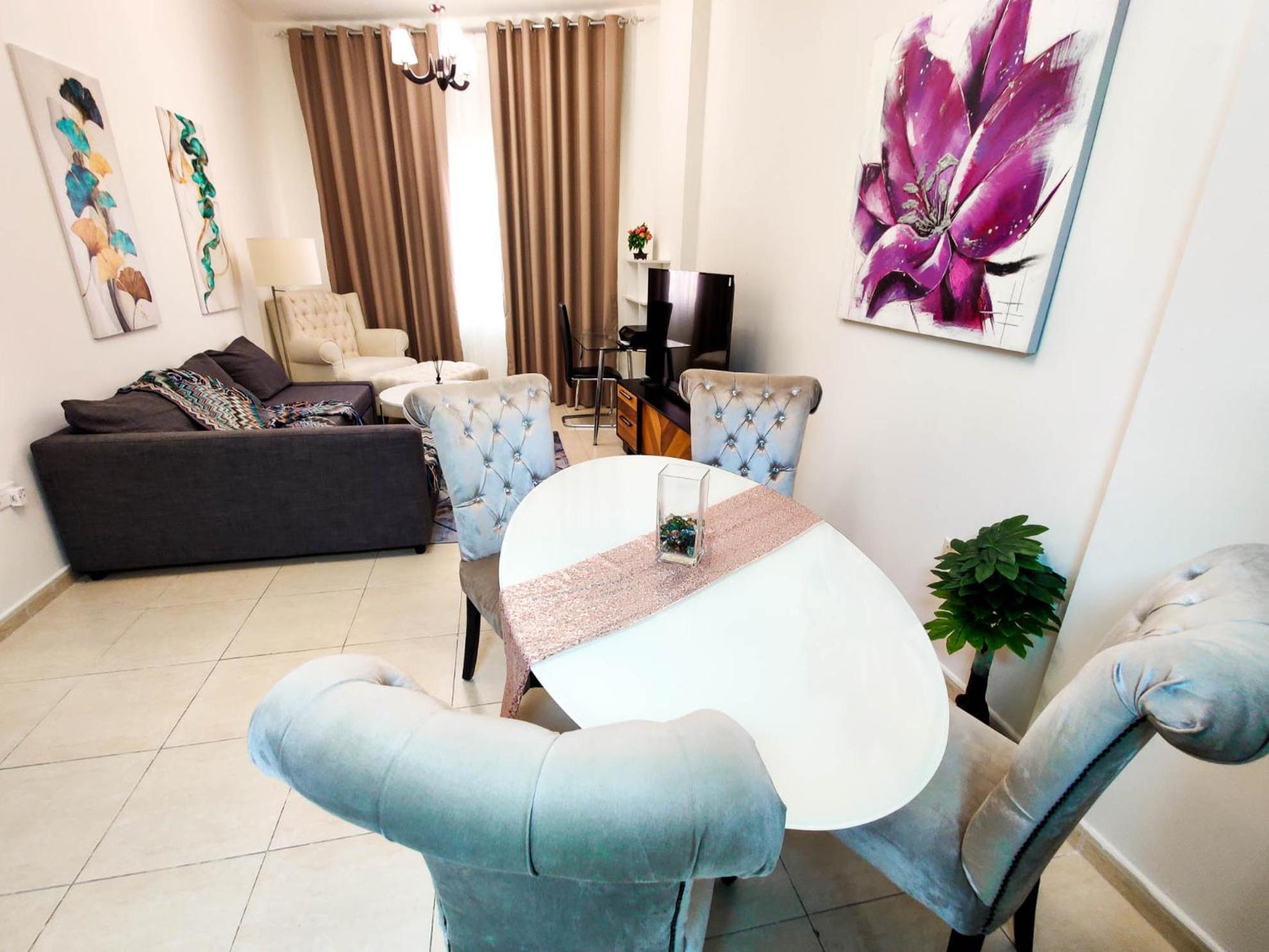 Apartment Elegant Fresh 1br With Heated Pool, Just Steps From Mall, Restaurants & Fitness Center