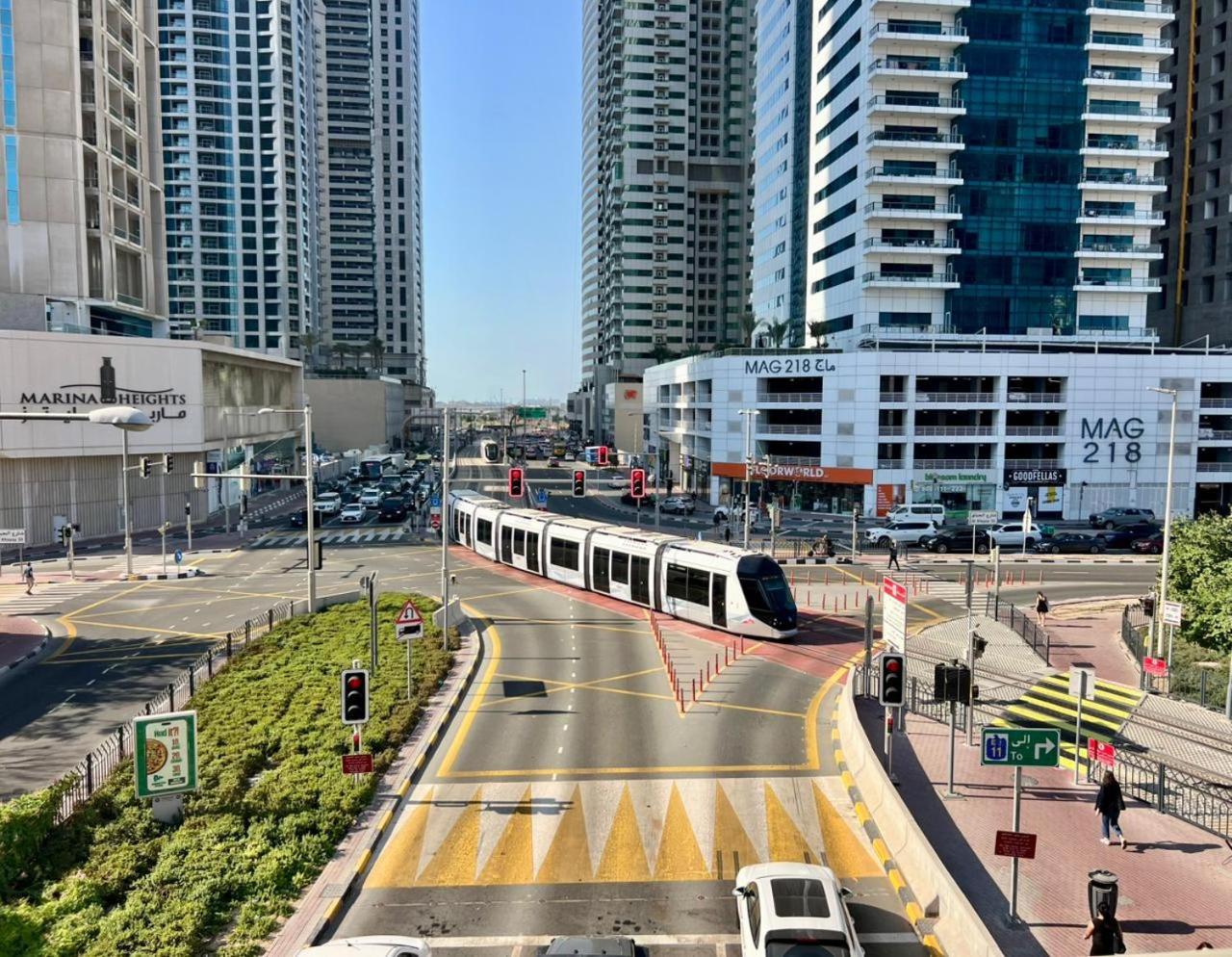 Dhostels - Marina Palm View * Dubai
