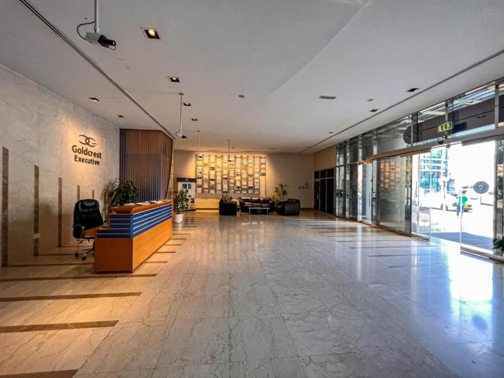 Stunning - High Floor - Canal View *