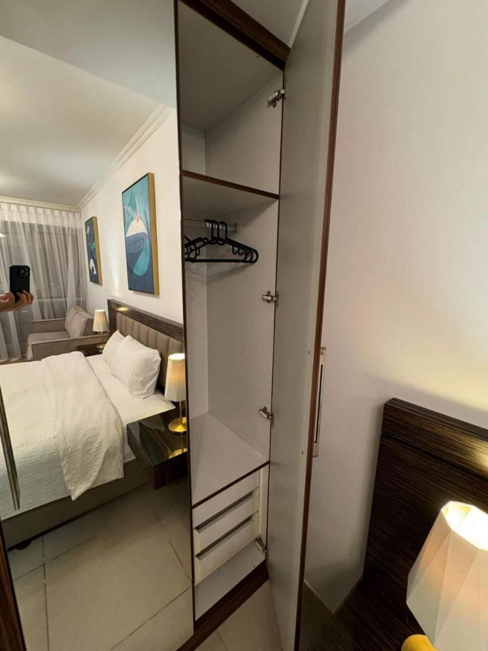 Stunning - High Floor - Canal View Daire Dubai
