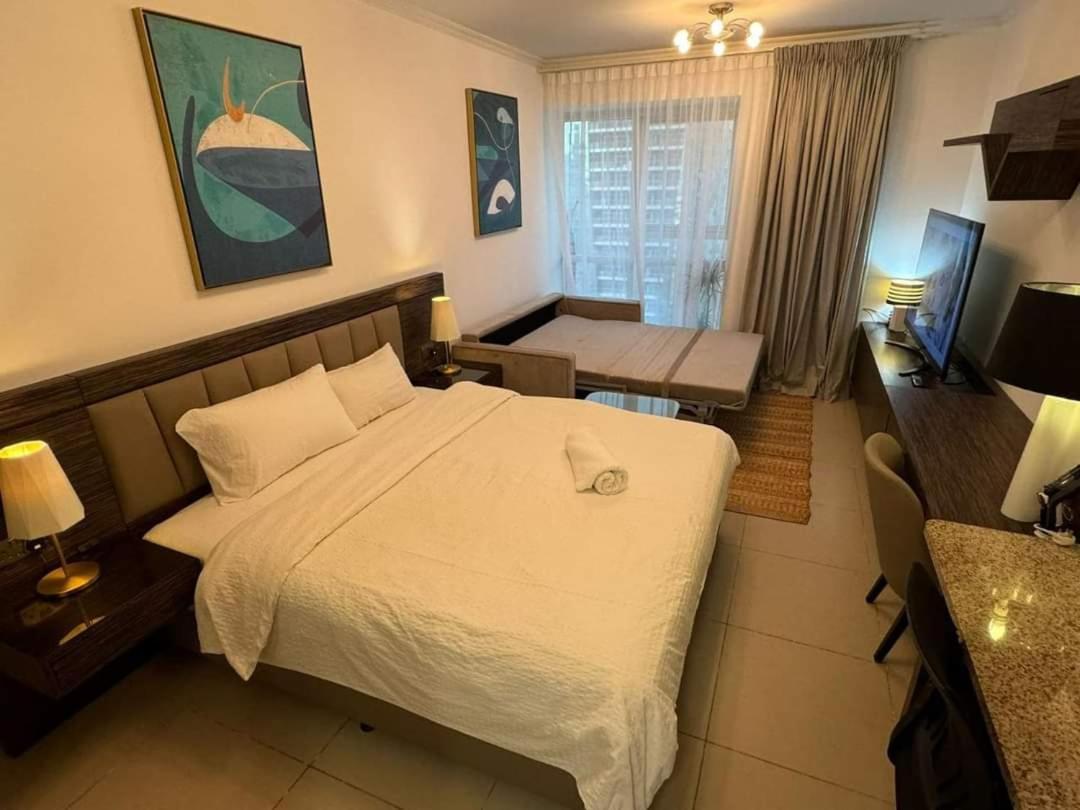 Stunning - High Floor - Canal View Daire