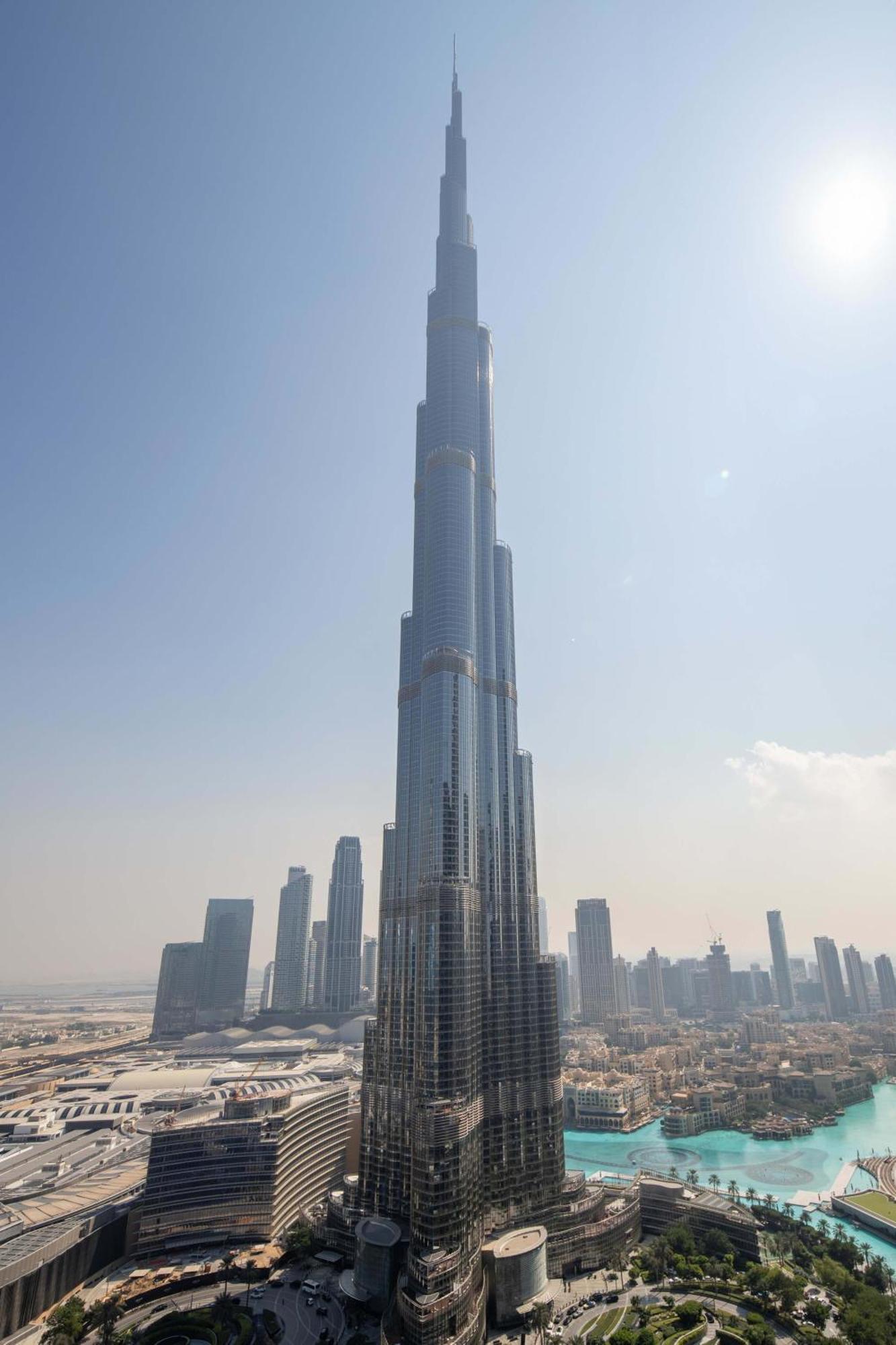 Frank Porter - Burj Vista 1 *