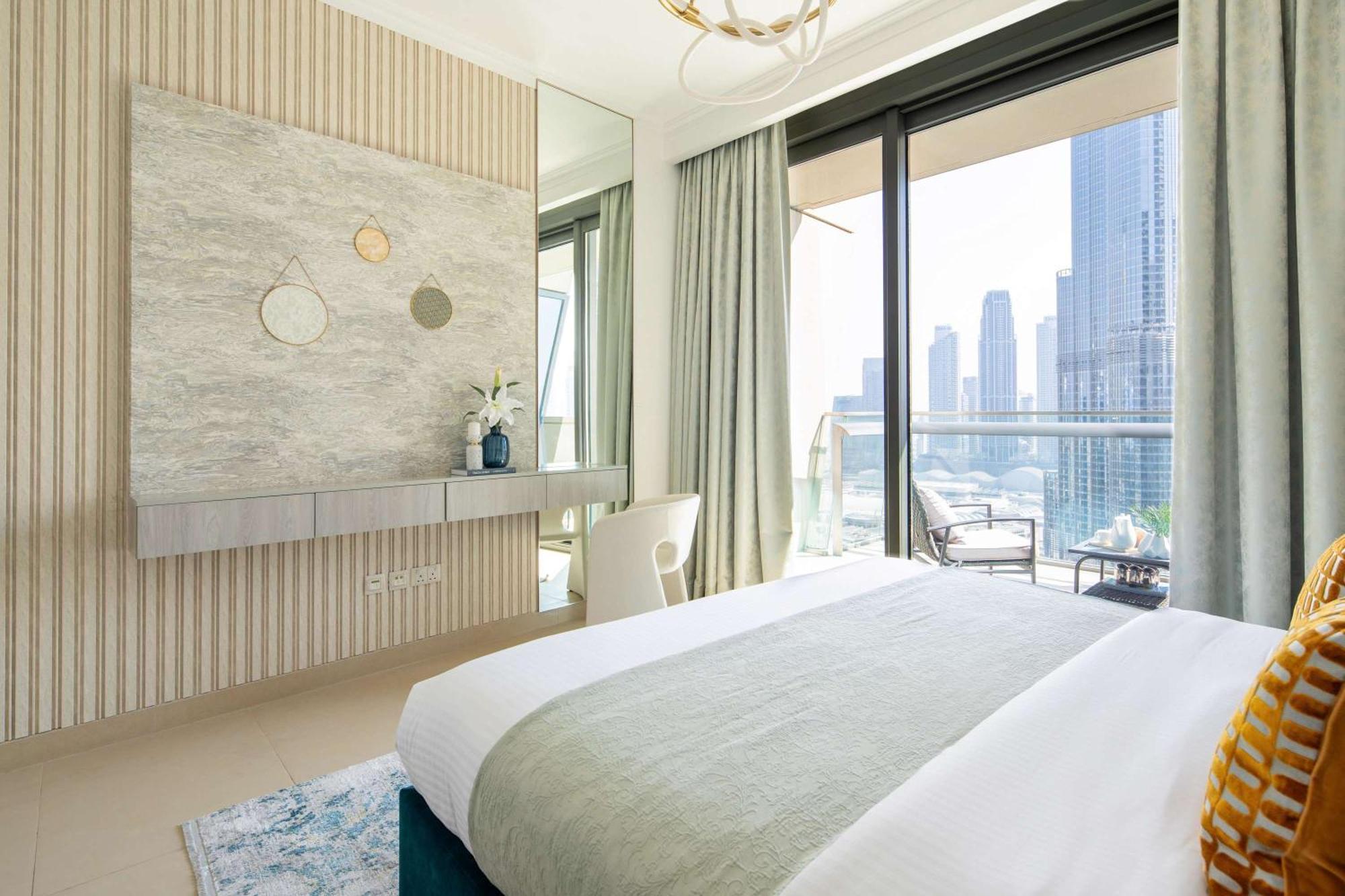 Frank Porter - Burj Vista 1 Dubai