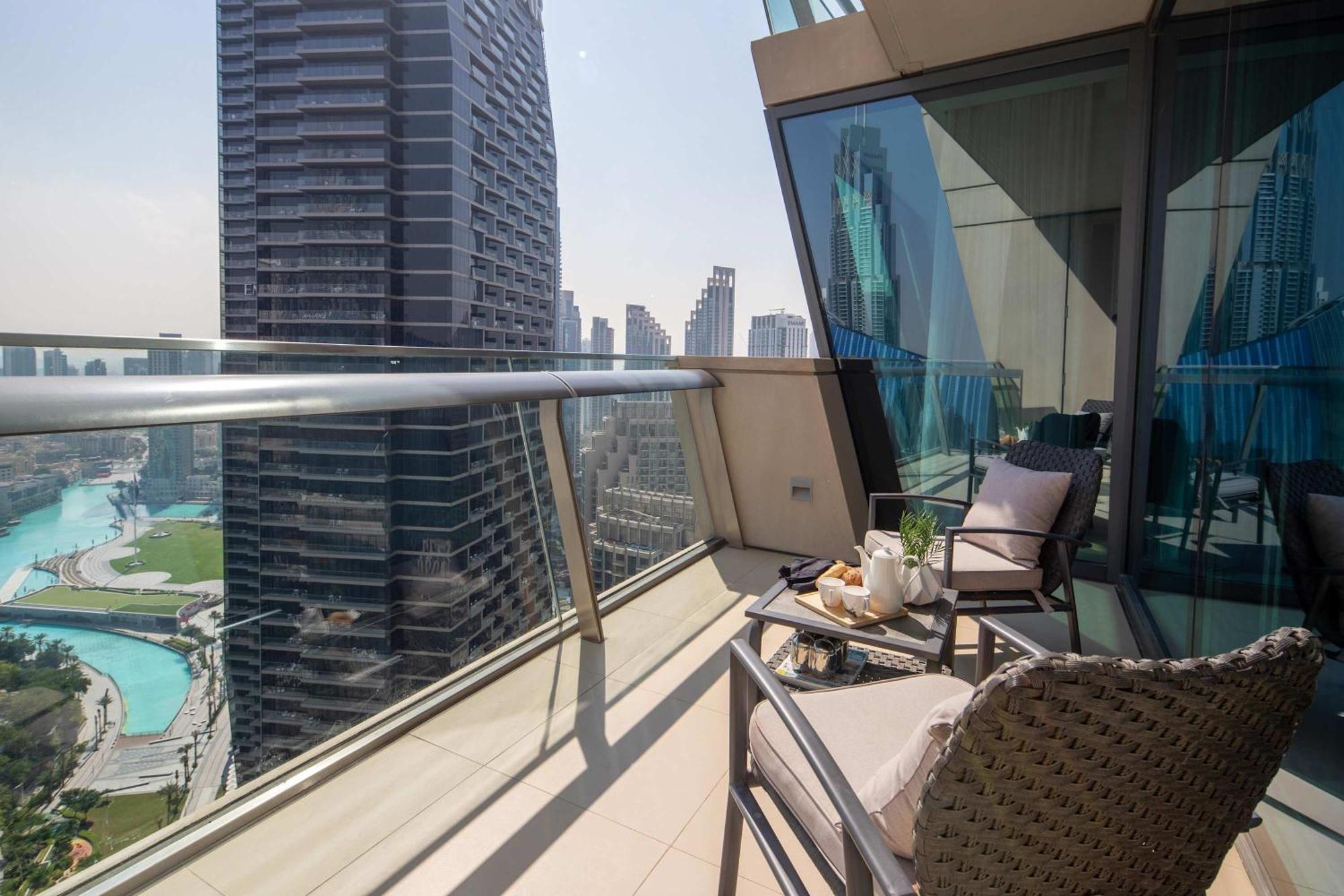 Frank Porter - Burj Vista 1