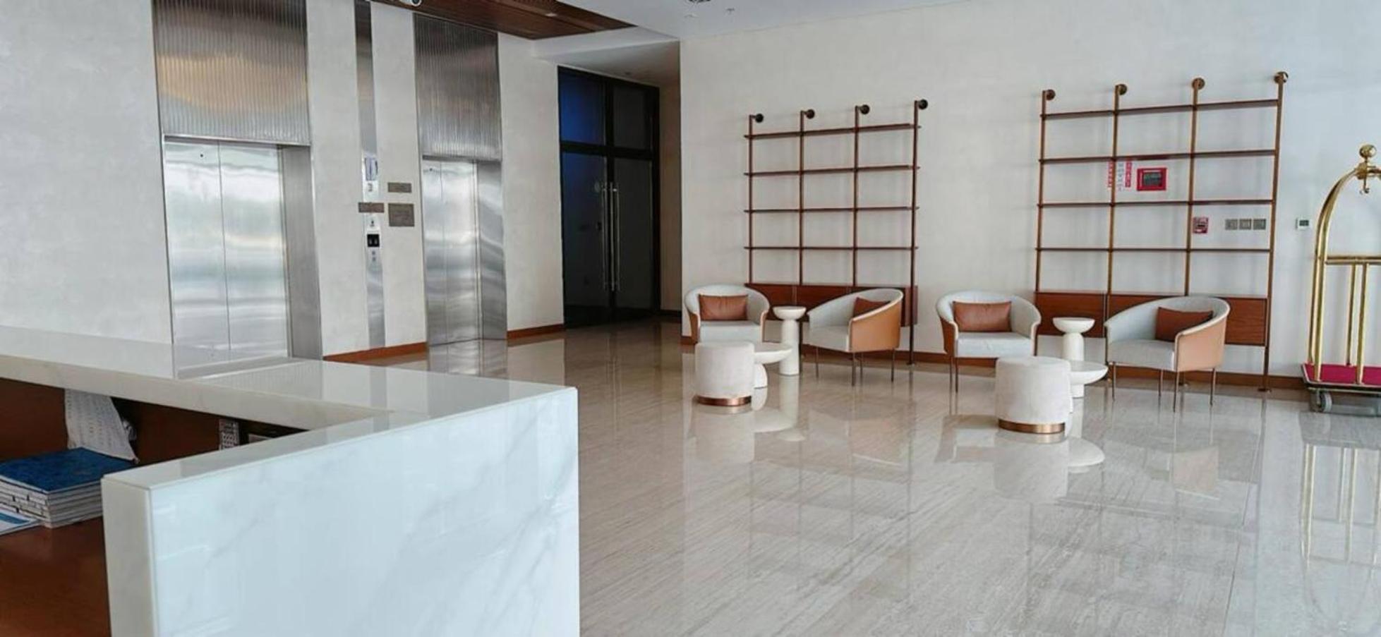 Stunning Brandnew 1br *
