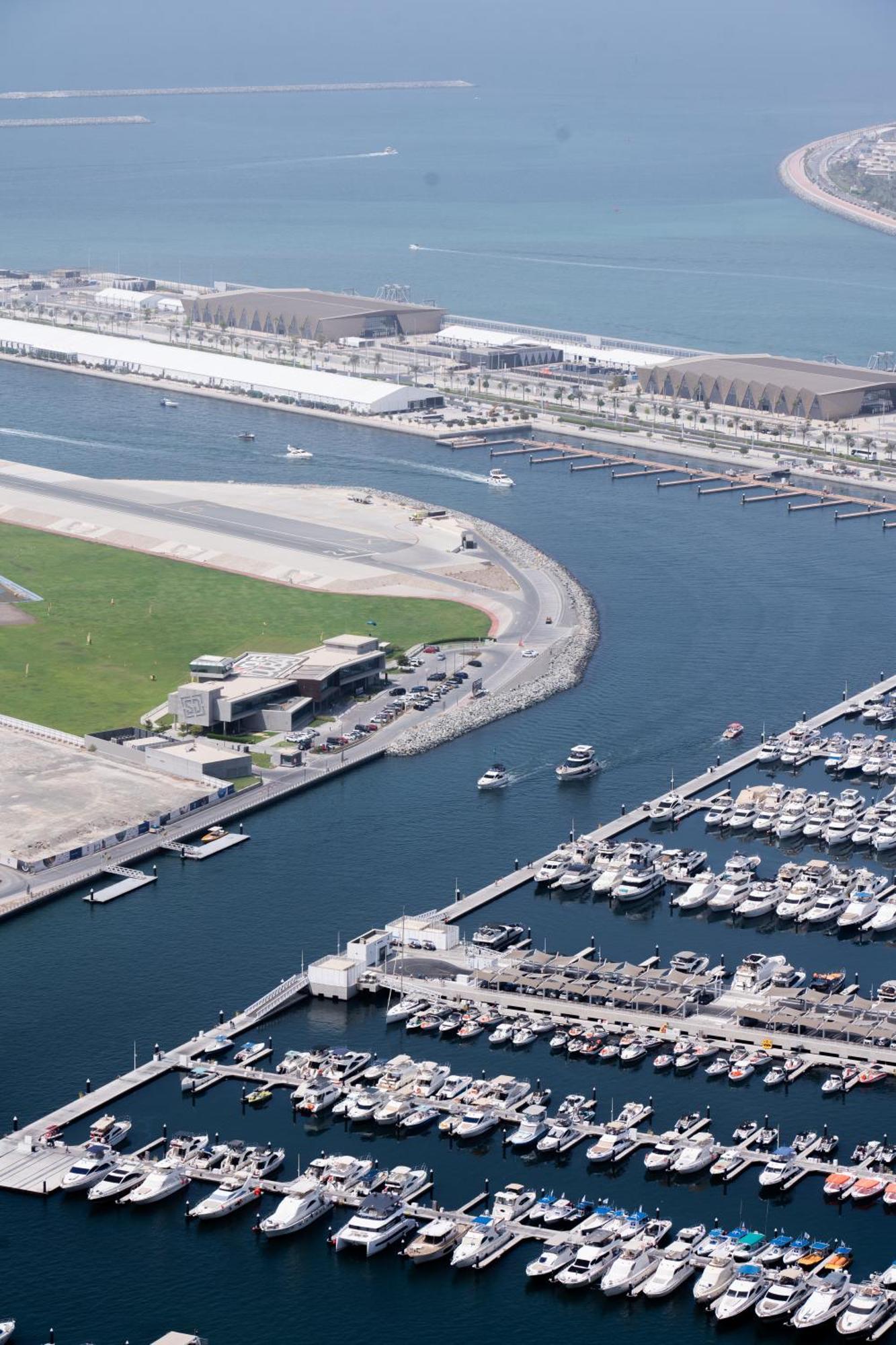 Dhostels - Marina Palm View *