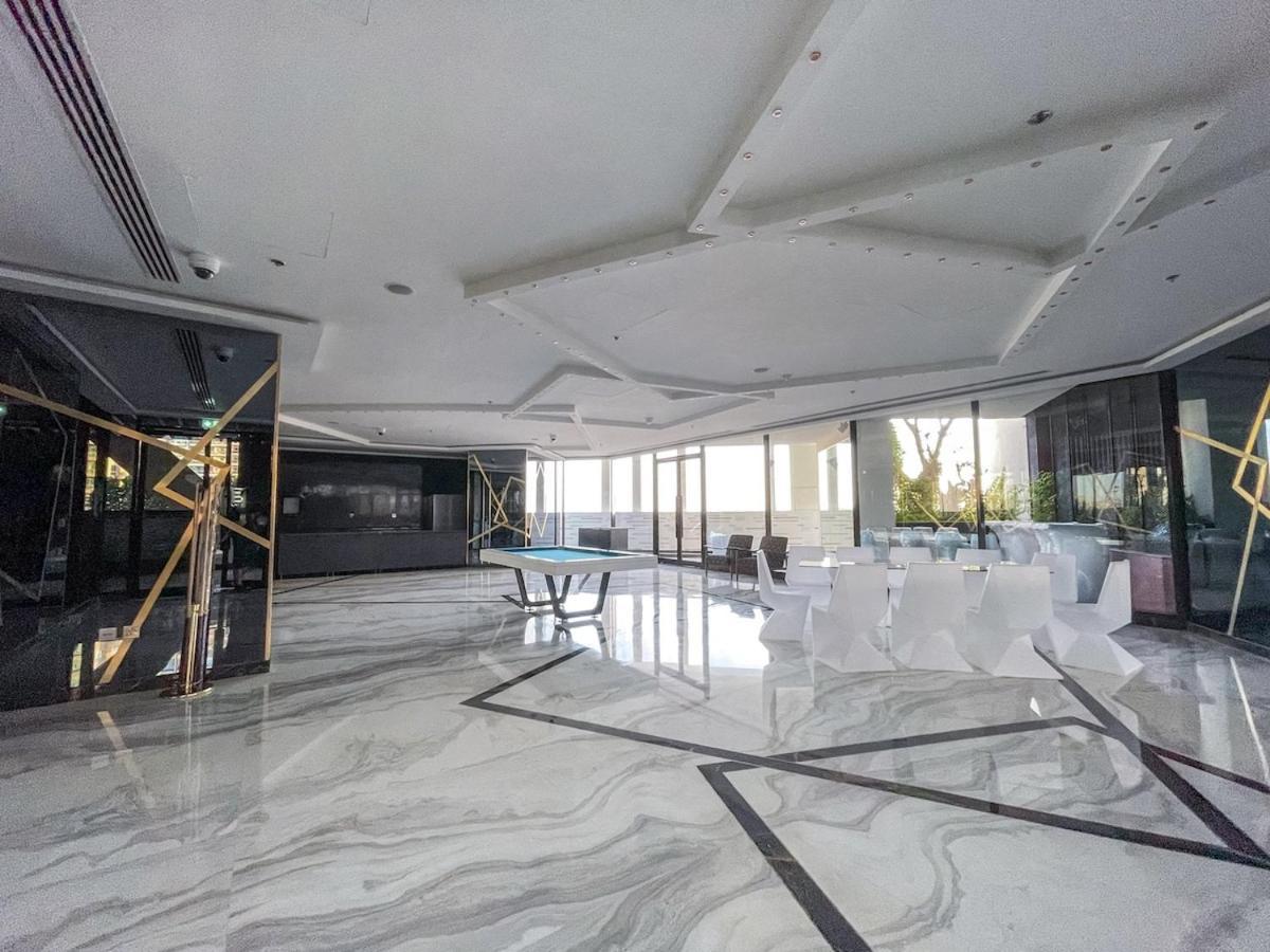 Awesome With Burj Khalifa View At Business Bay