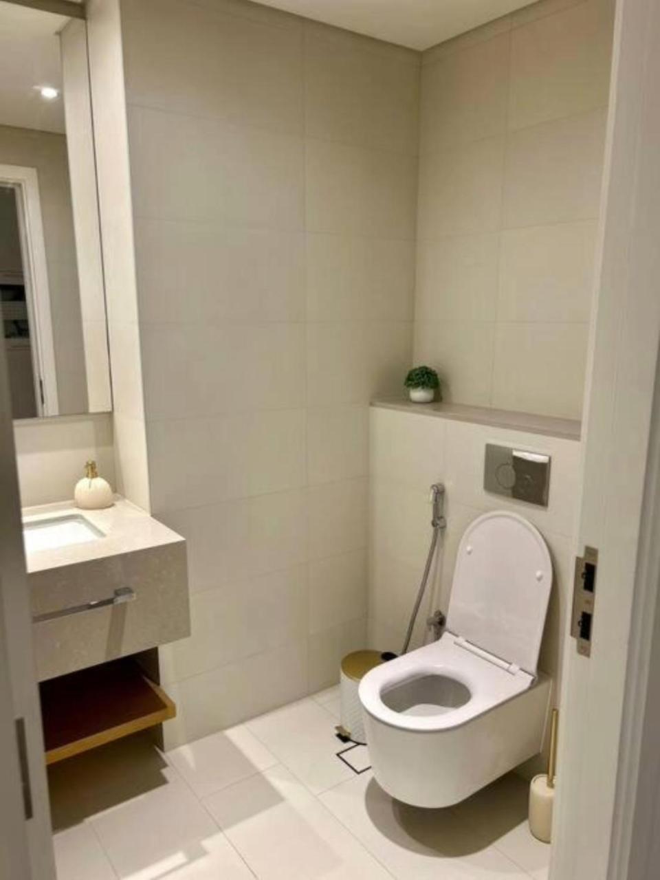La Vie - 2 Bedroom Beachfront Full Sea View In Jbr- From To August Only Monthly Bookings Accepted Dubai