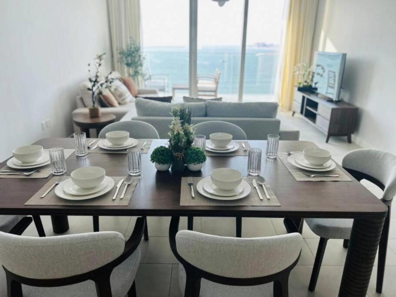 La Vie - 2 Bedroom Beachfront Full Sea View In Jbr- From To August Only Monthly Bookings Accepted