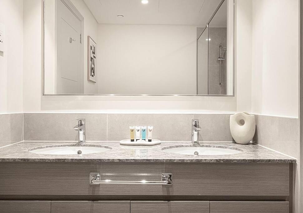 Apartment Downtown Sky High Luxury I And Sea Views I Opp Mall Burj Khalifa