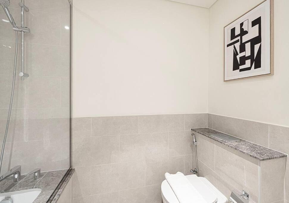 Apartment Downtown Sky High Luxury I And Sea Views I Opp Mall Burj Khalifa Dubai
