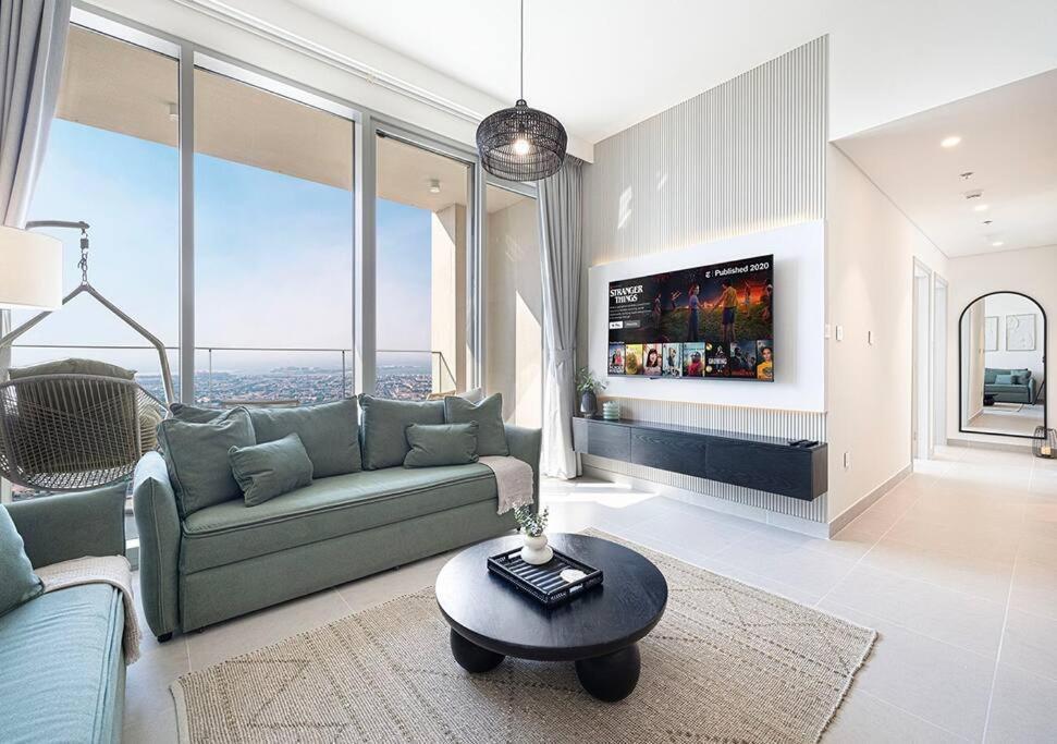 Downtown Sky High Luxury I And Sea Views I Opp Mall Burj Khalifa Apartment