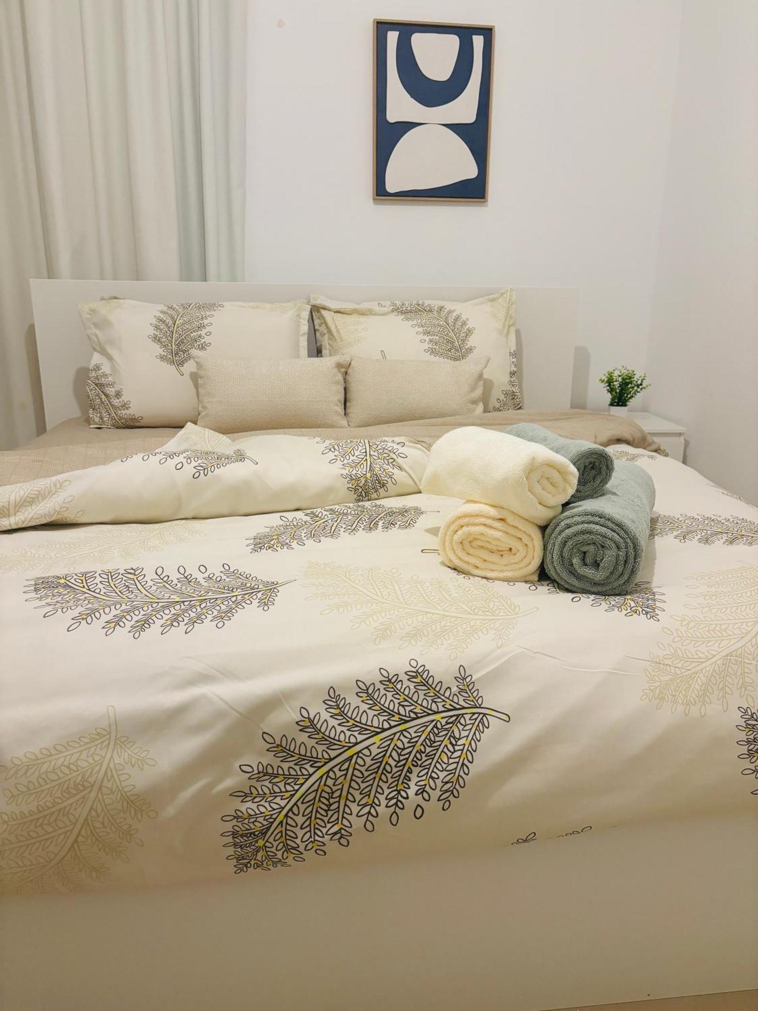 Luxury One Bedroom With Fountain View Opposite Mall * Dubai