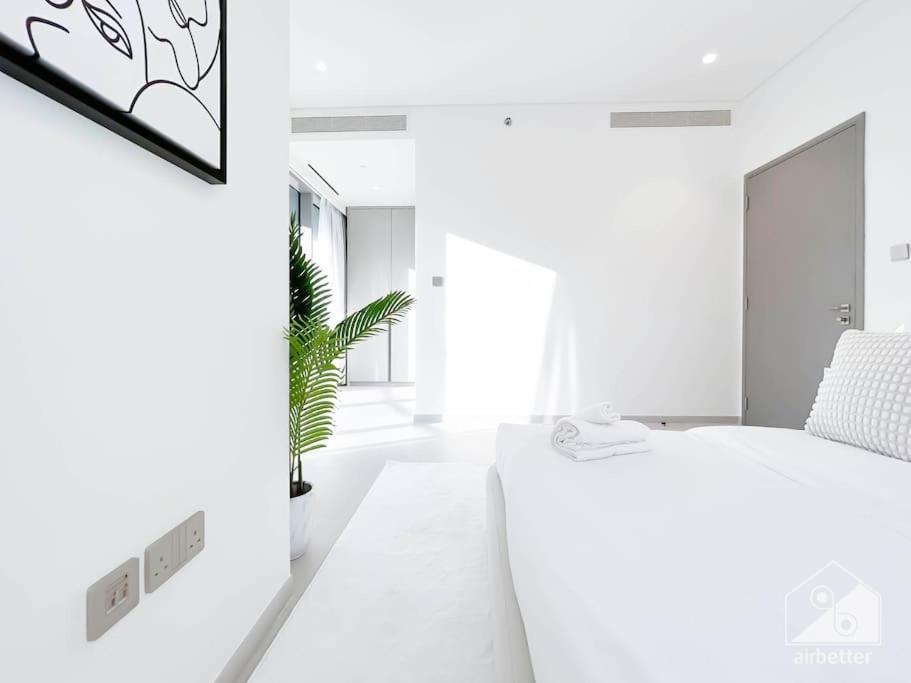 Luxury & Elegance In Downtown Fountain Views Apartment Dubai