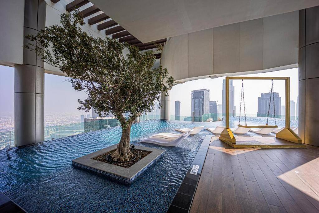 Magical With Rooftop Pool & Burj Khalifa View! Dubai