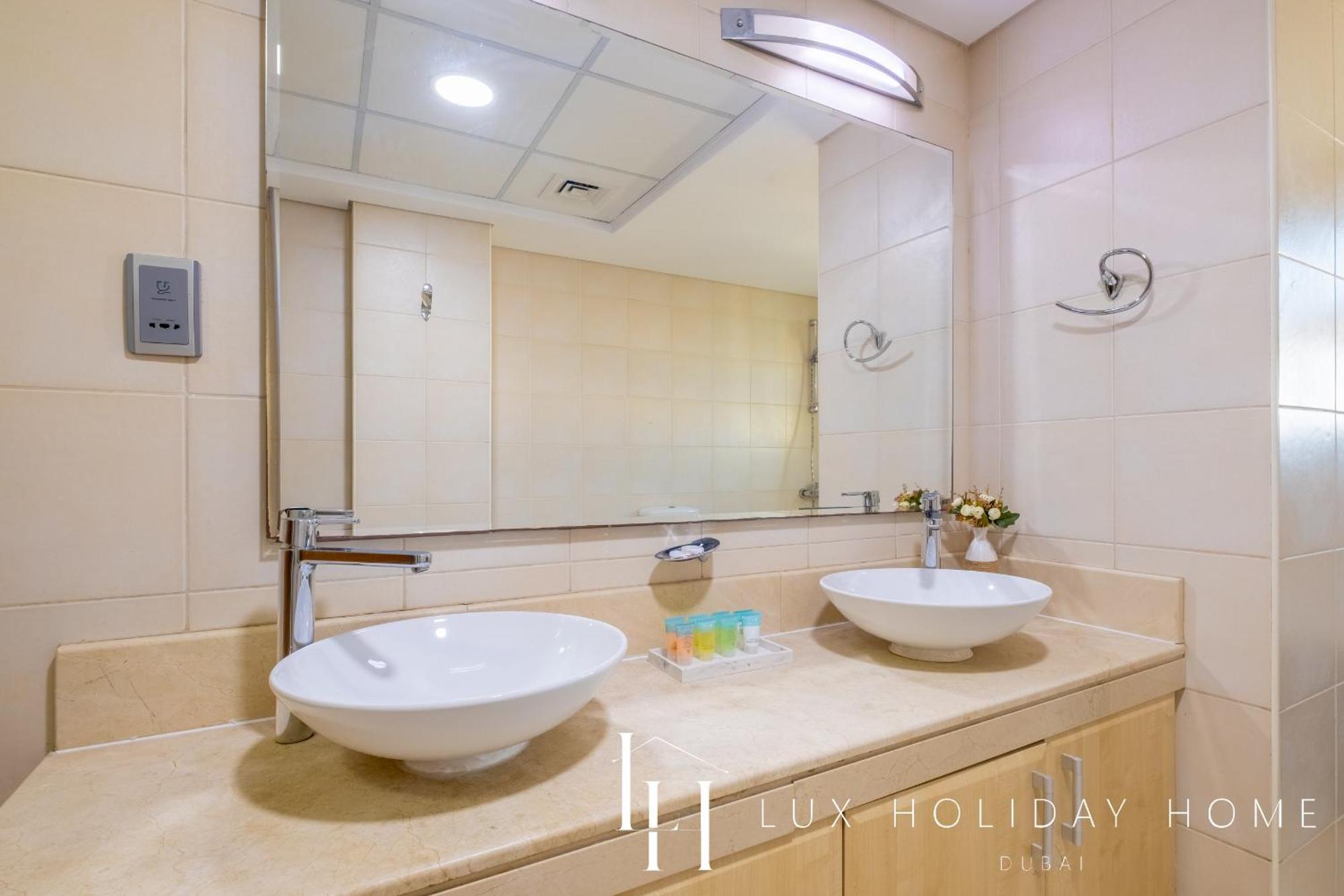 Lux - The Shoreline Penthouse Dubai