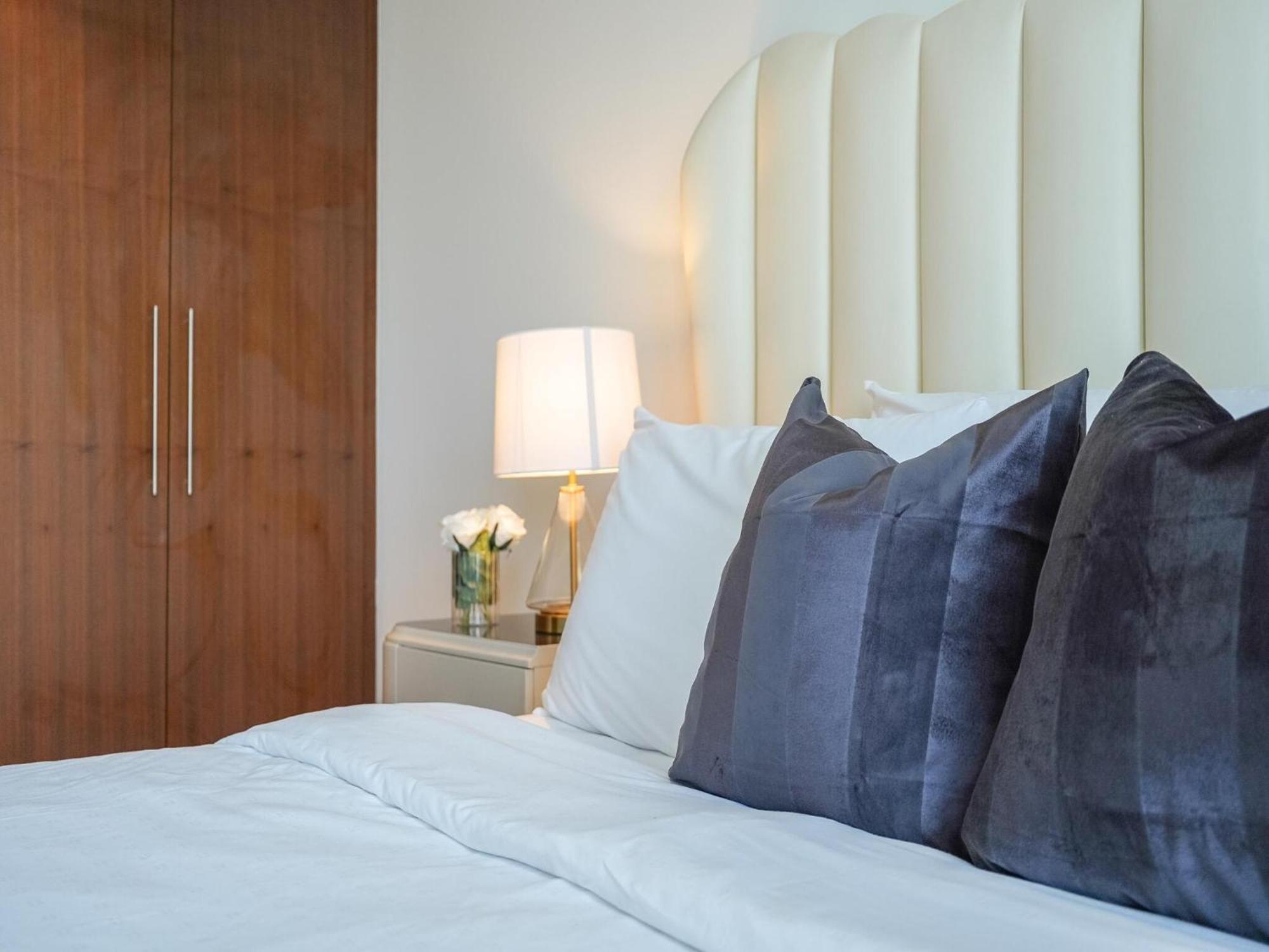 Luxurious Stylish Across Mall Burj Khalifa City Views * Dubai