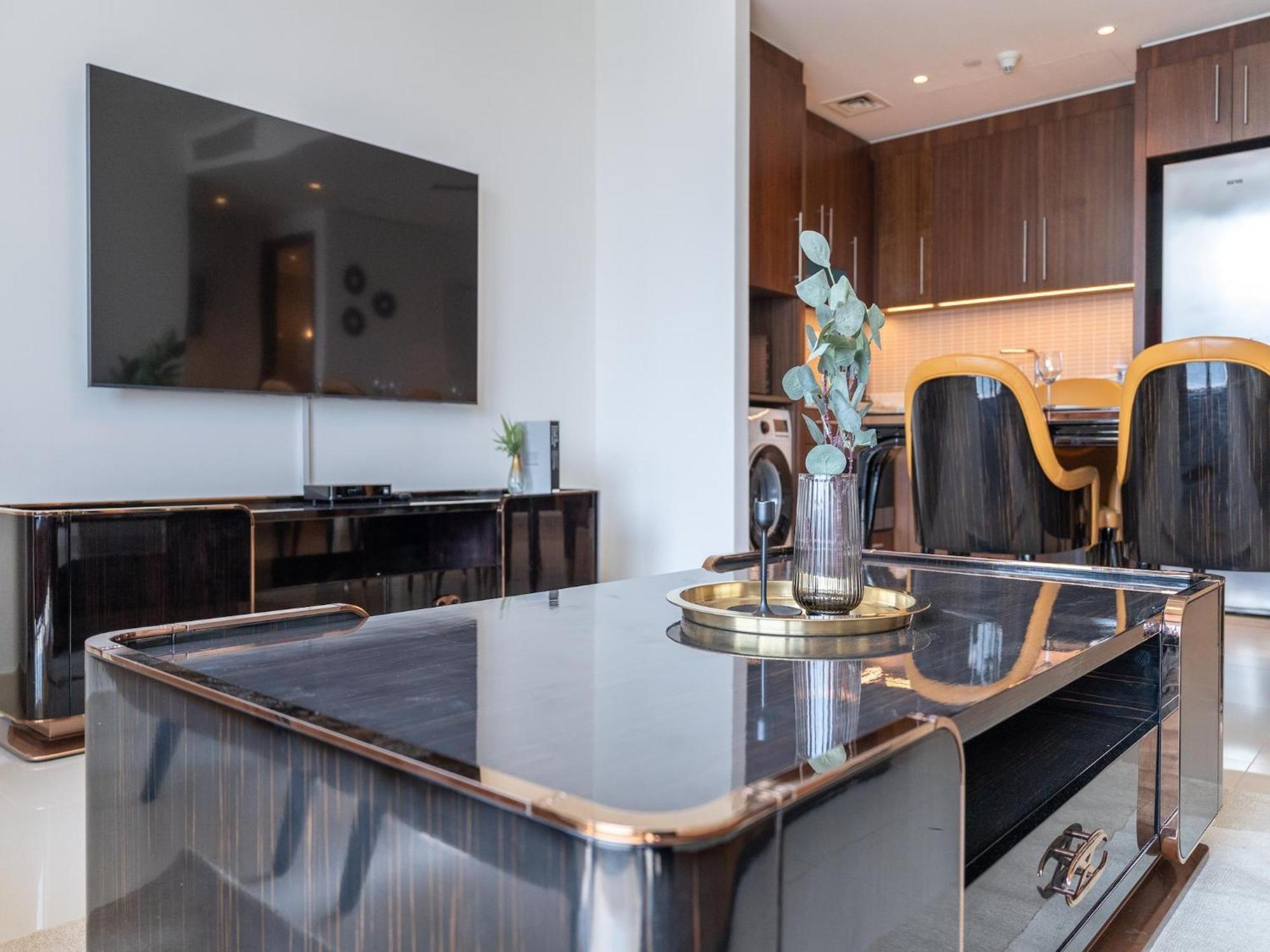 Apartment Luxurious Stylish Across Mall Burj Khalifa City Views *