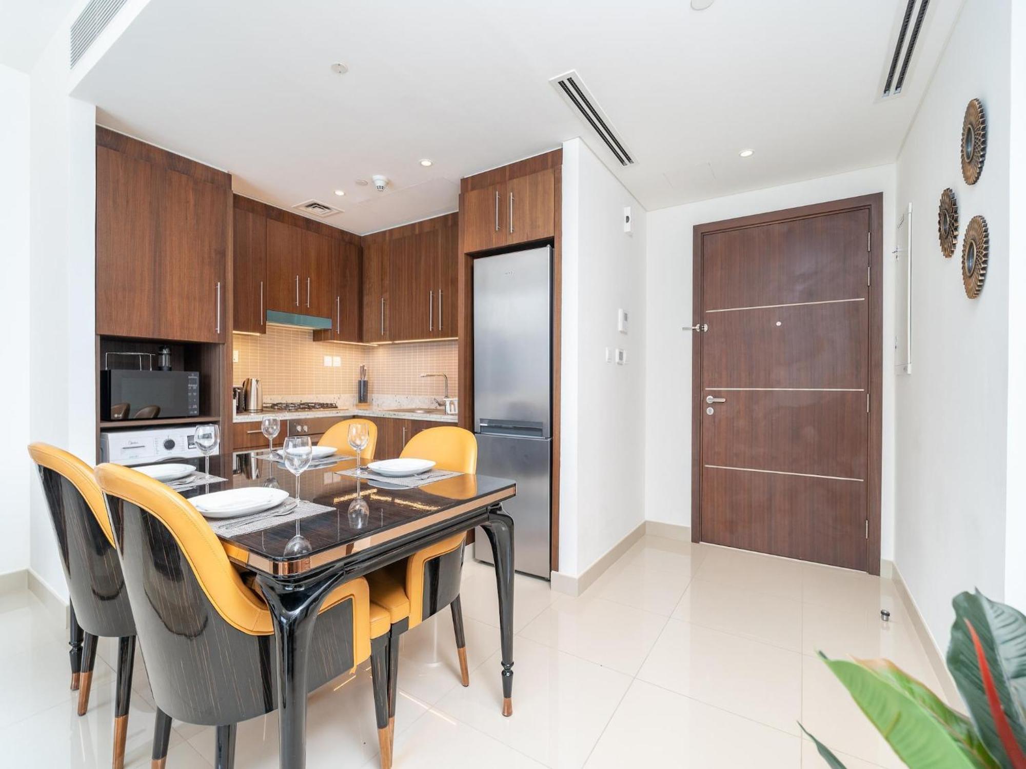 Apartment Luxurious Stylish Across Mall Burj Khalifa City Views Dubai