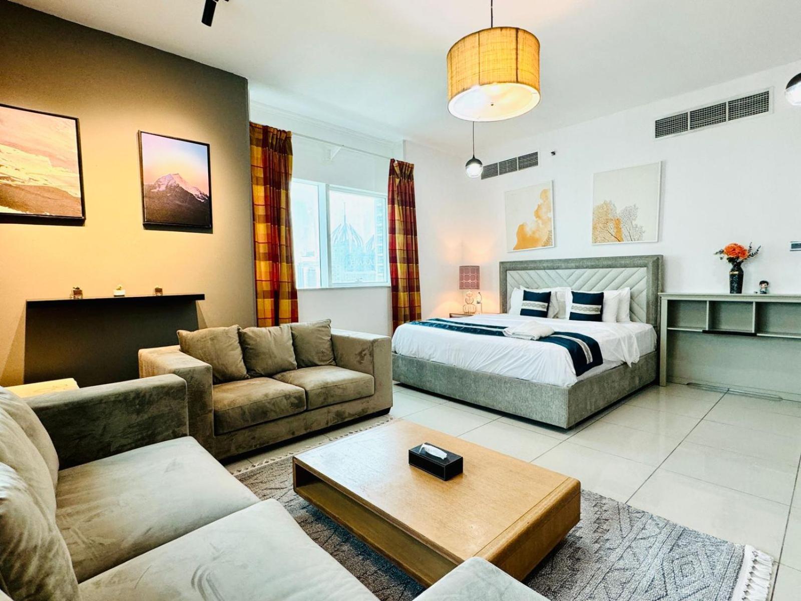 Private In 3 Bedroom Skynest Homes Marina Pinnacle Konukevi Dubai