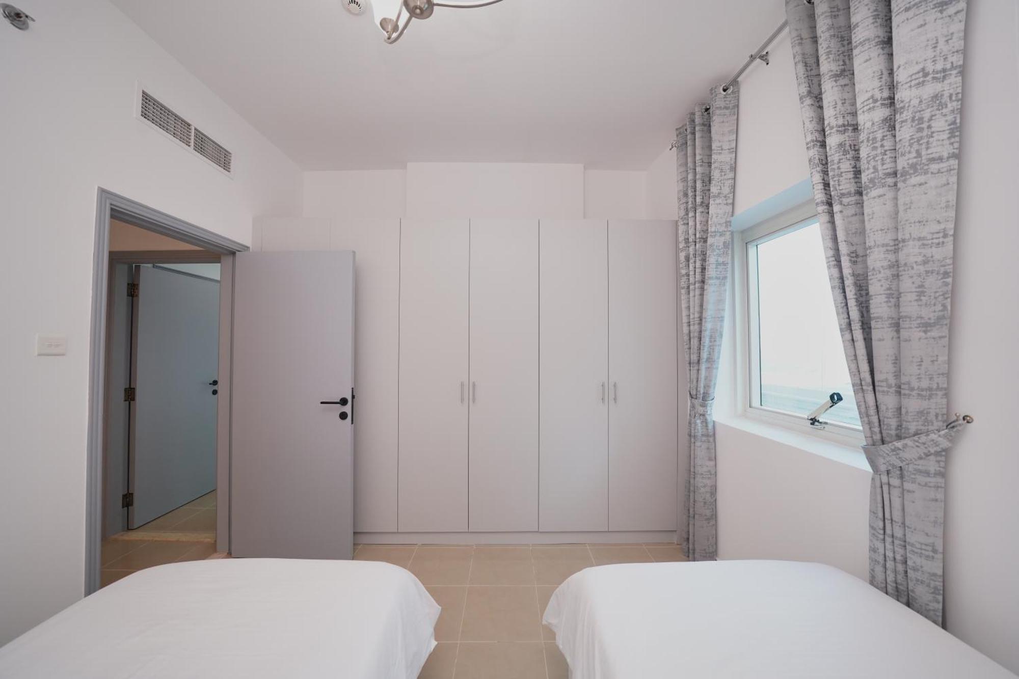 Spacious Modernized 2 Bedroom And Duplex 4 Br By Taskeen Homes Apartment