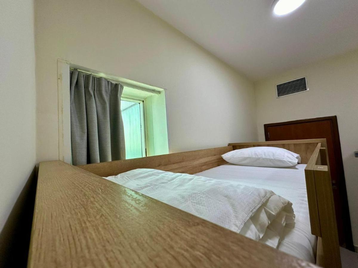Dhostels - Marina Palm View