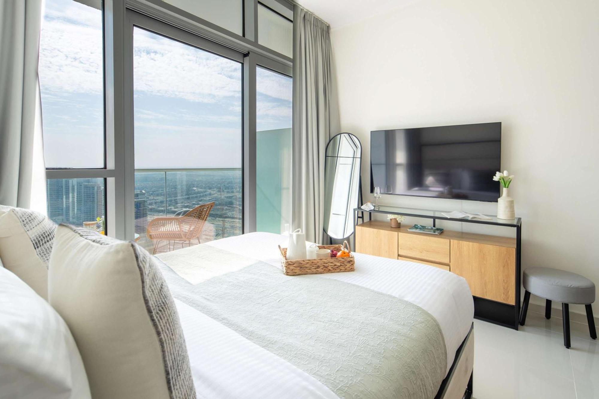 Frank Porter - Damac Carson B Apartment *