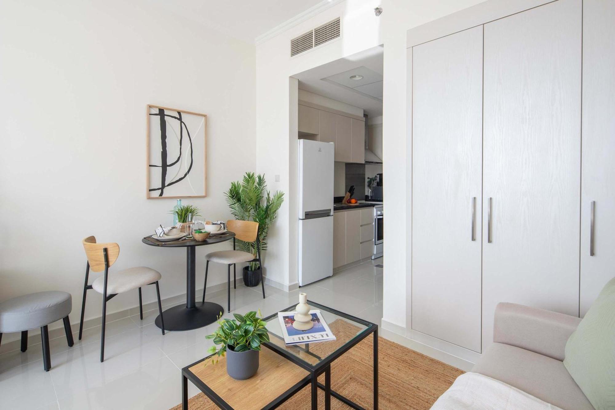 Frank Porter - Damac Carson B Apartment