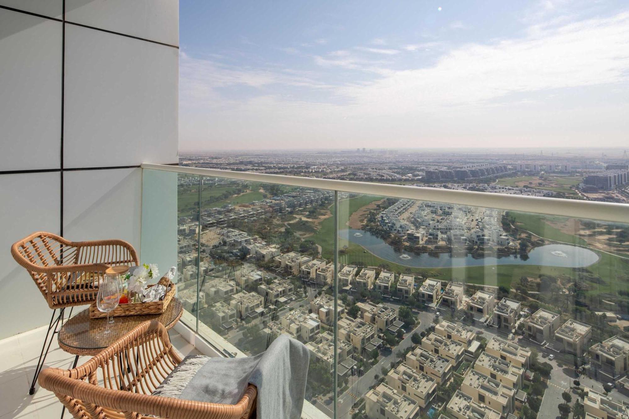 Frank Porter - Damac Carson B Apartment *