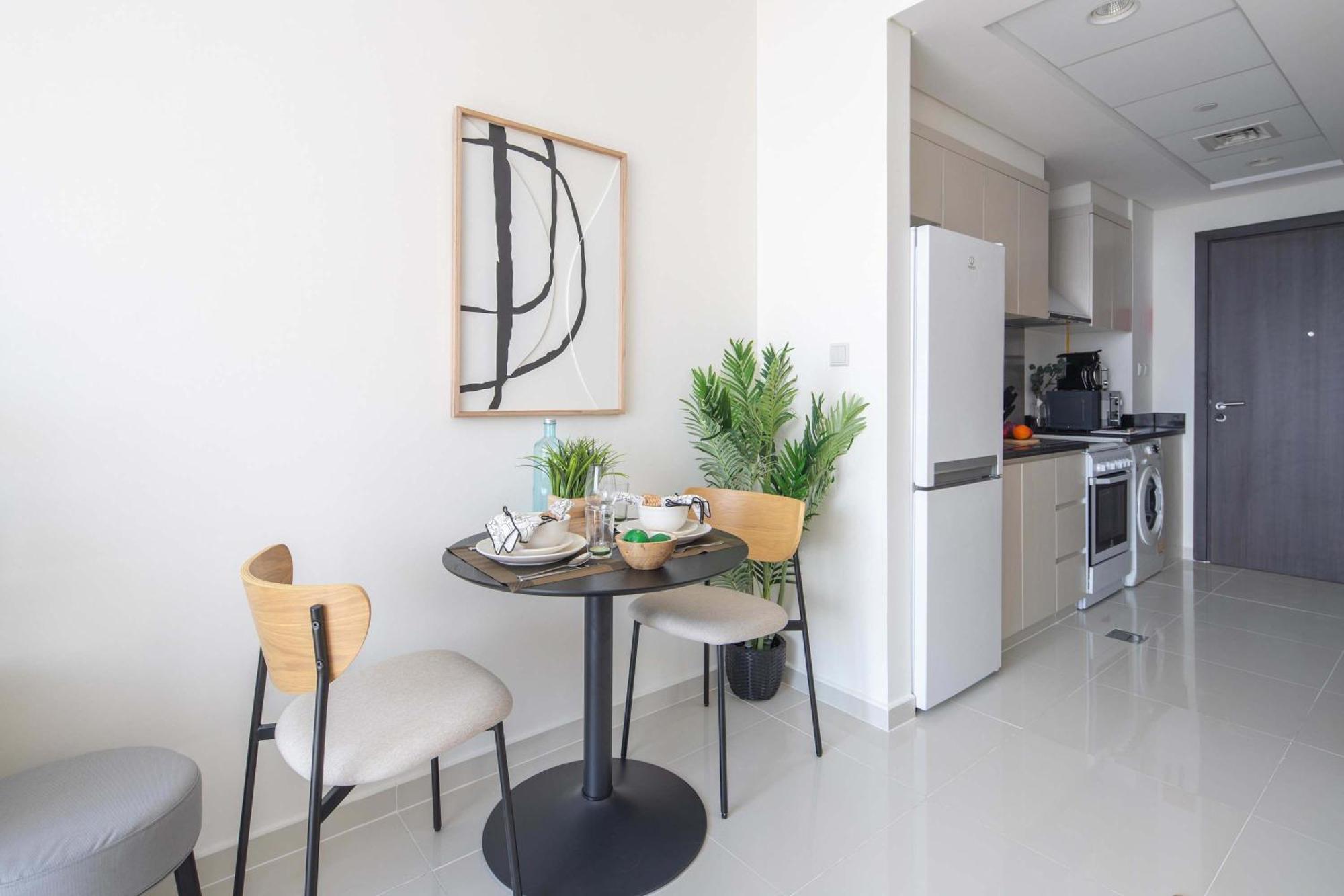Frank Porter - Damac Carson B Apartment *